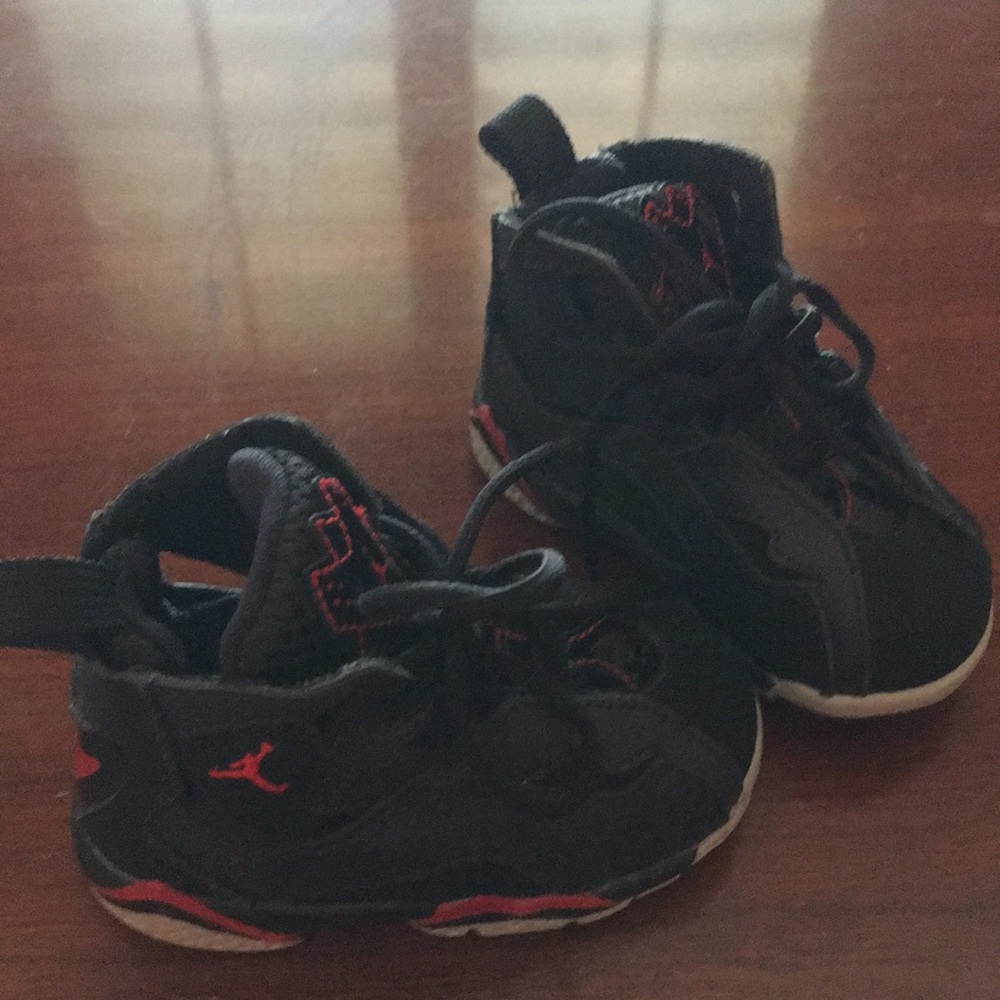 Excellent condition baby Air Jordan shoes size 4